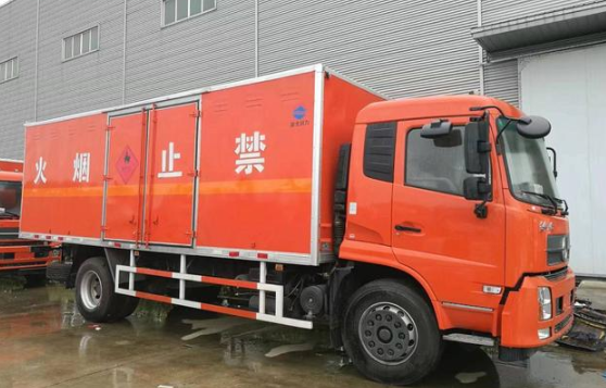 易燃液体危险品运输车